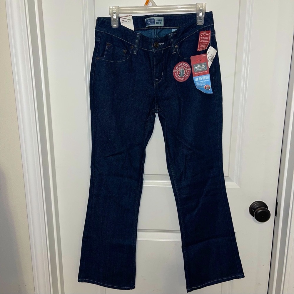 NWT Signature by Levi Strauss Women's low rise Boot Cut Jeans - Dark Blue/ 6